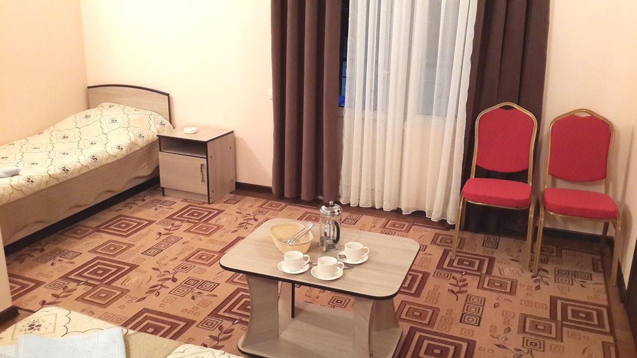 Mini-Pansionat Maksat 乔尔蓬阿塔 外观 照片